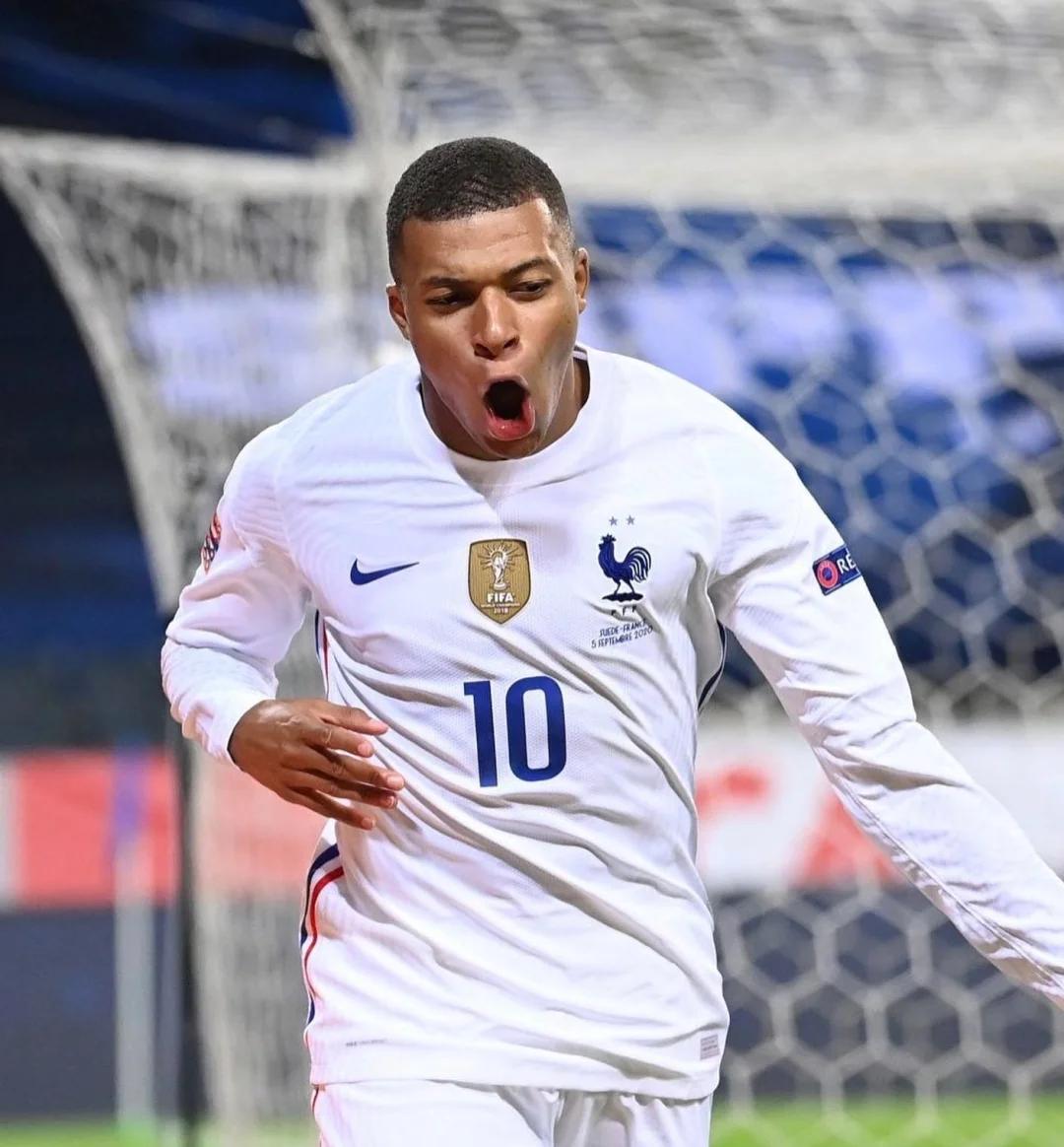 李磊：这赛季我们有争取双冠的机会，但很可惜没有拿到