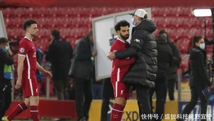 詹姆斯关键上篮锁定胜利