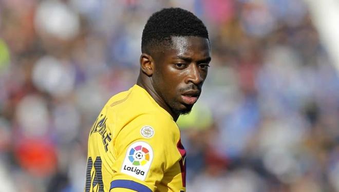 奥迪召开发布会展示2026赛季概念车，拜仁众将与车进行合影