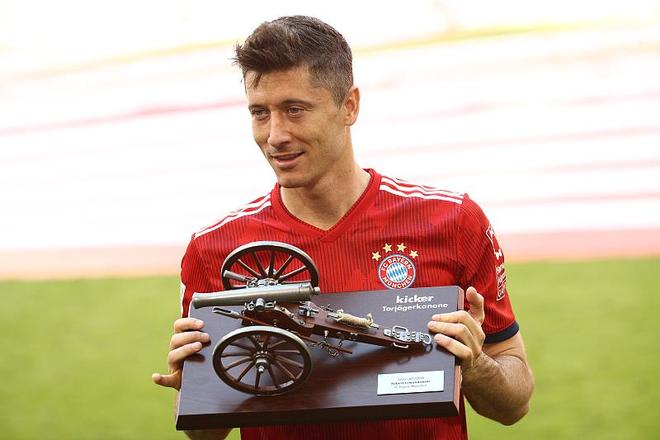 库尔图瓦生涯17次对阵曼城全部丢球，从未完成零封