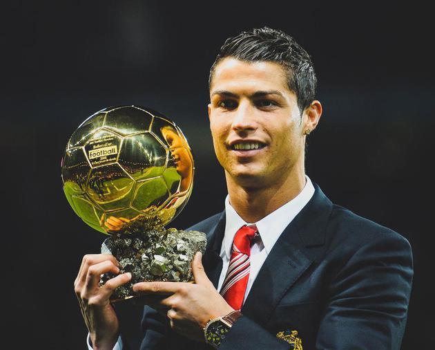 葡媒：C罗向欧国联冠军队友赠送定制手表，若塔的送给了其家人