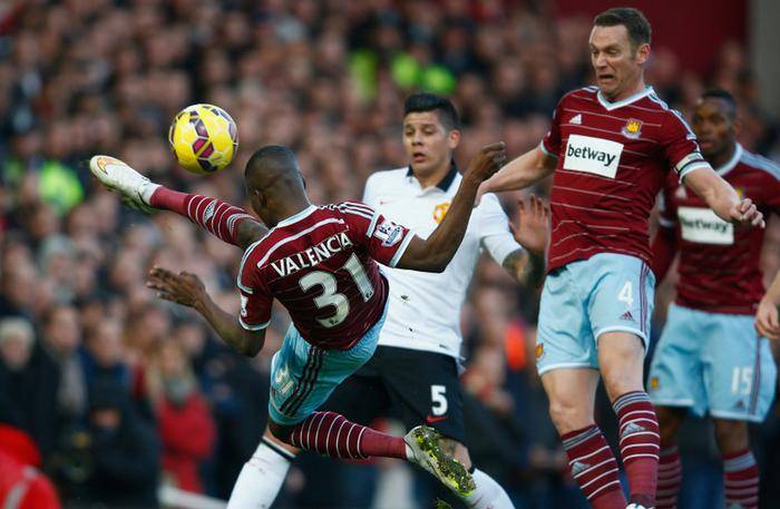 太阳报：森林后卫埃纳在养伤期间和其他球员的女友谈恋爱