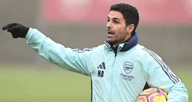 卡利亚里vs热那亚：米纳、塞巴斯蒂亚诺-埃斯波西托首发，马利诺夫斯基、洛伦佐-科隆博出战